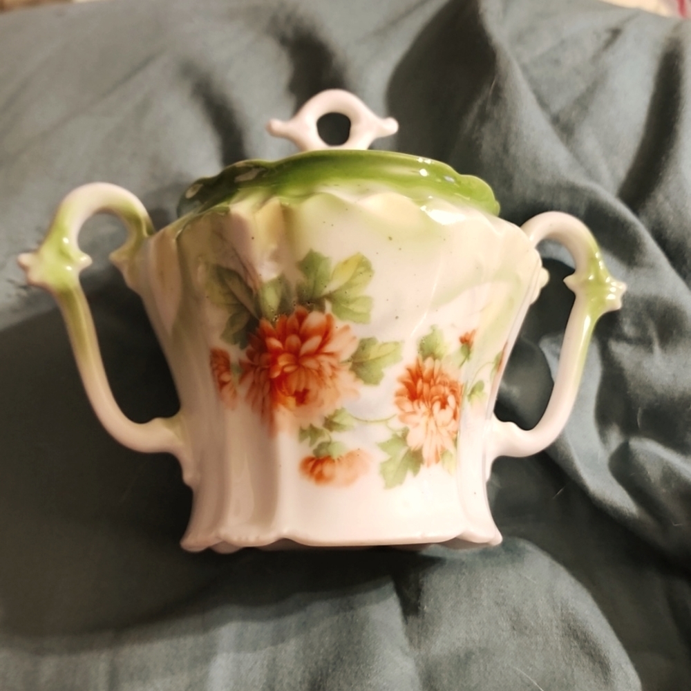 Sugar bowl with lid Leuchtenburg Thuringia